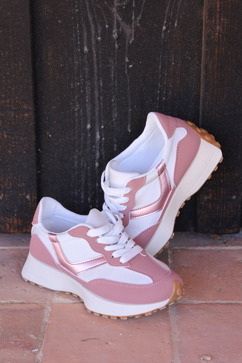 Zapatillas running de suela gruesa con inserciones rosa viejo y brillantes