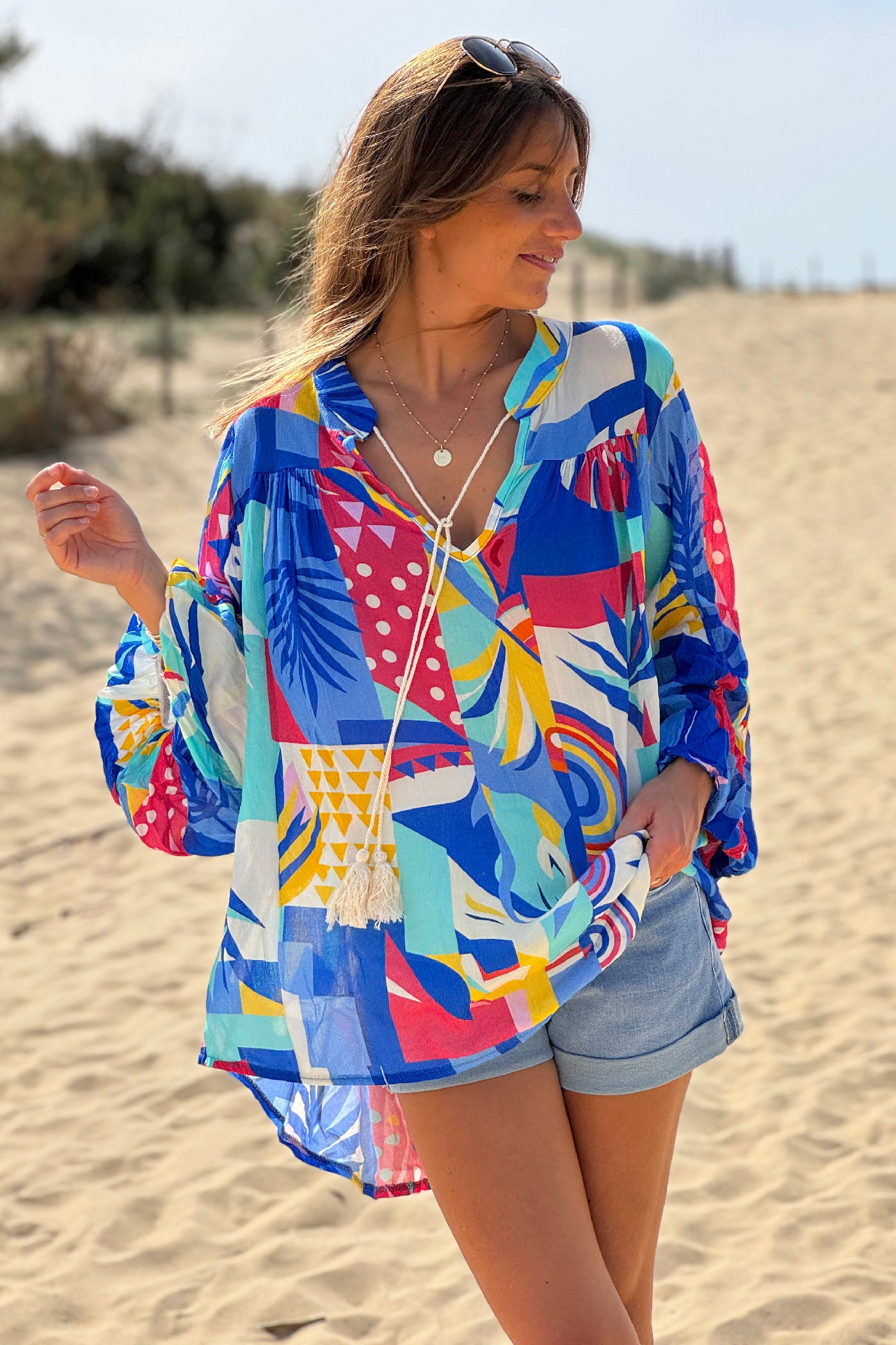 Blouse fluide imprimé graphique bleu roi manches bouffantes