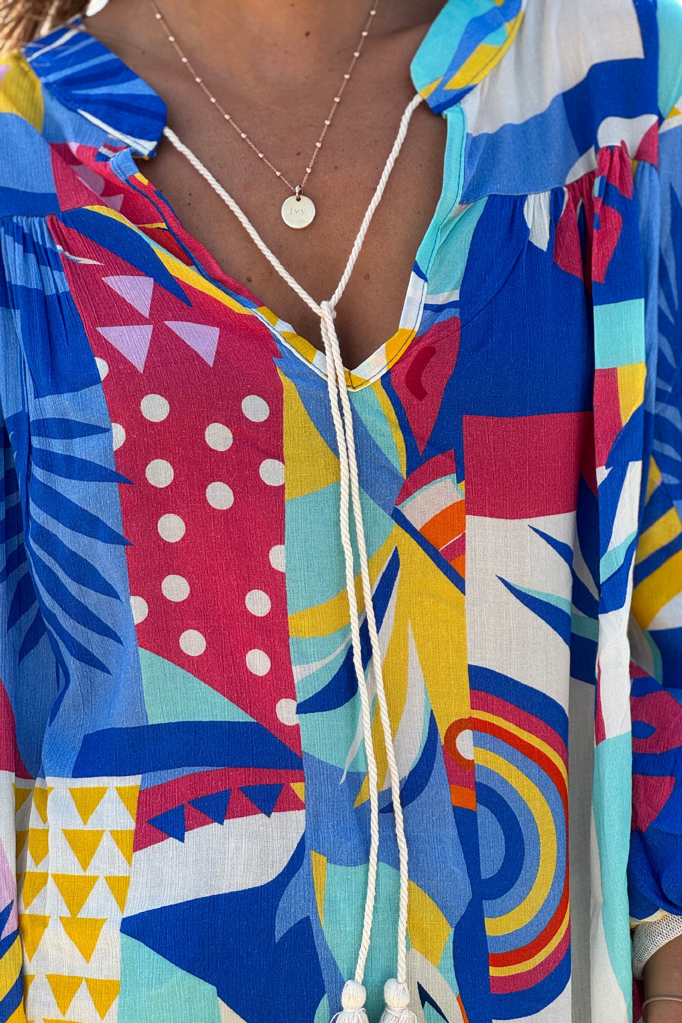 Blouse fluide imprimé graphique bleu roi manches bouffantes
