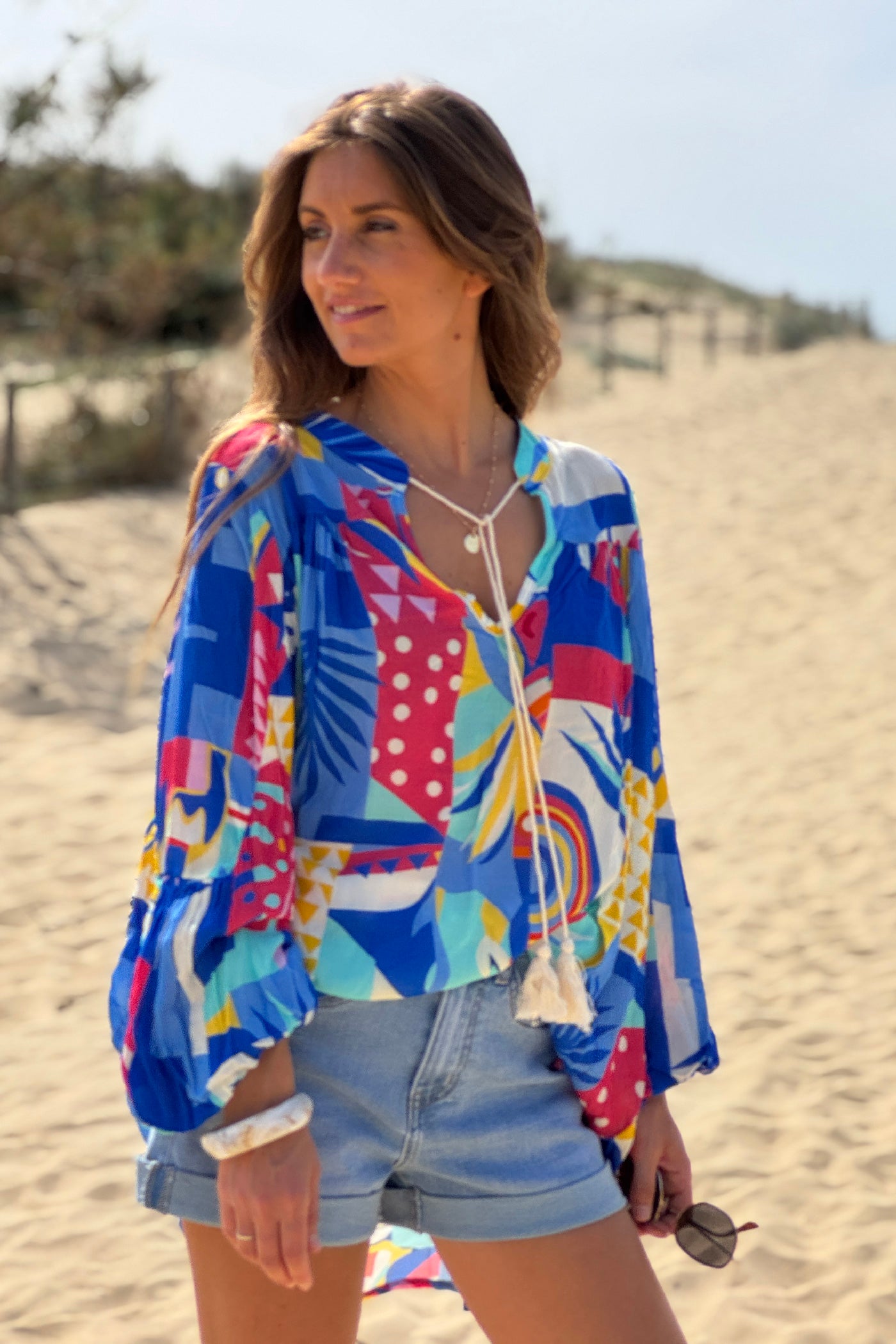 Blouse fluide imprimé graphique bleu roi manches bouffantes