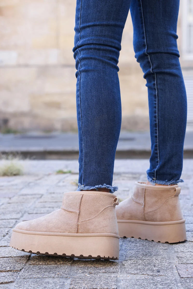 Bottes beige fourrées basses à plateforme