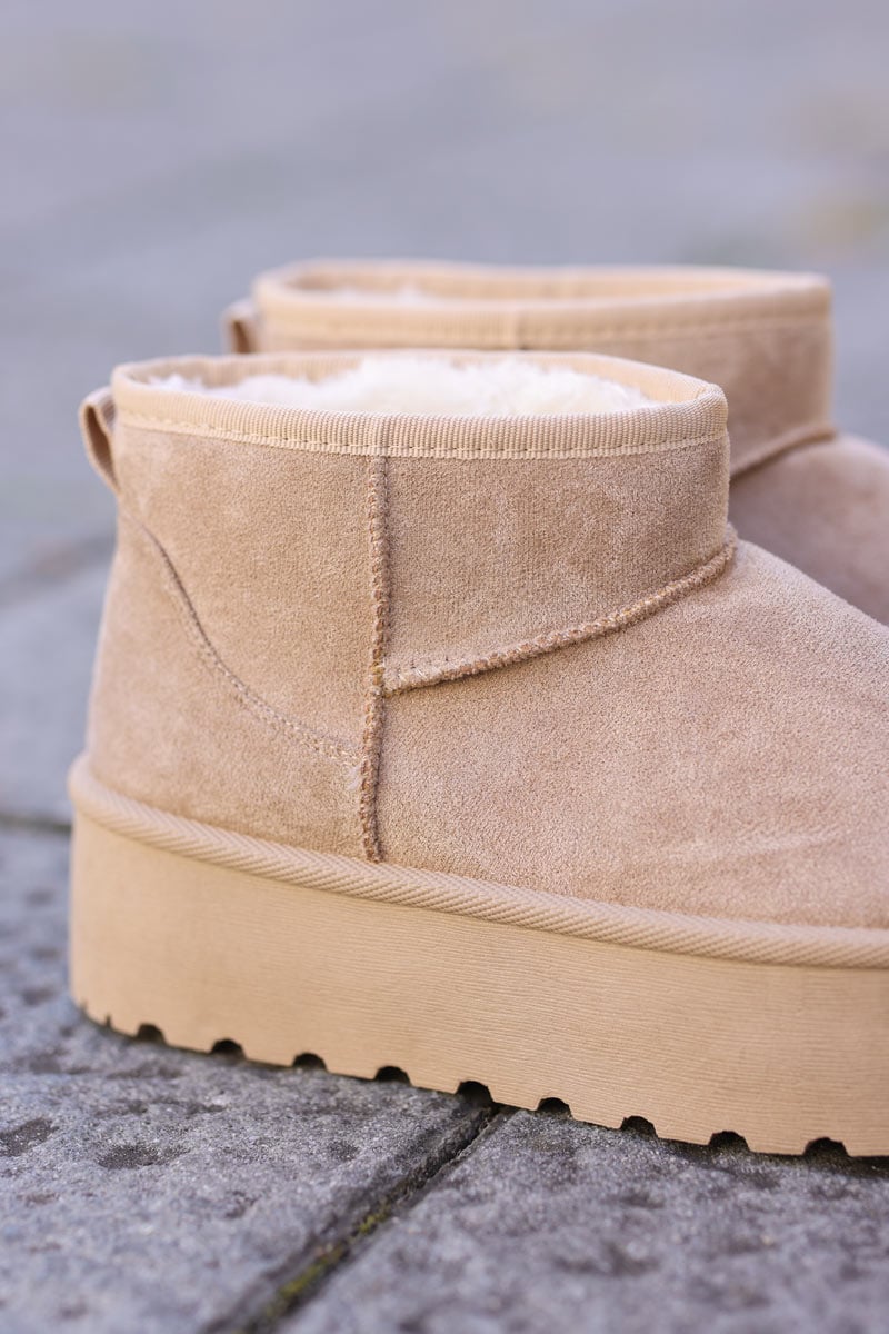 Bottes beige fourrées basses à plateforme
