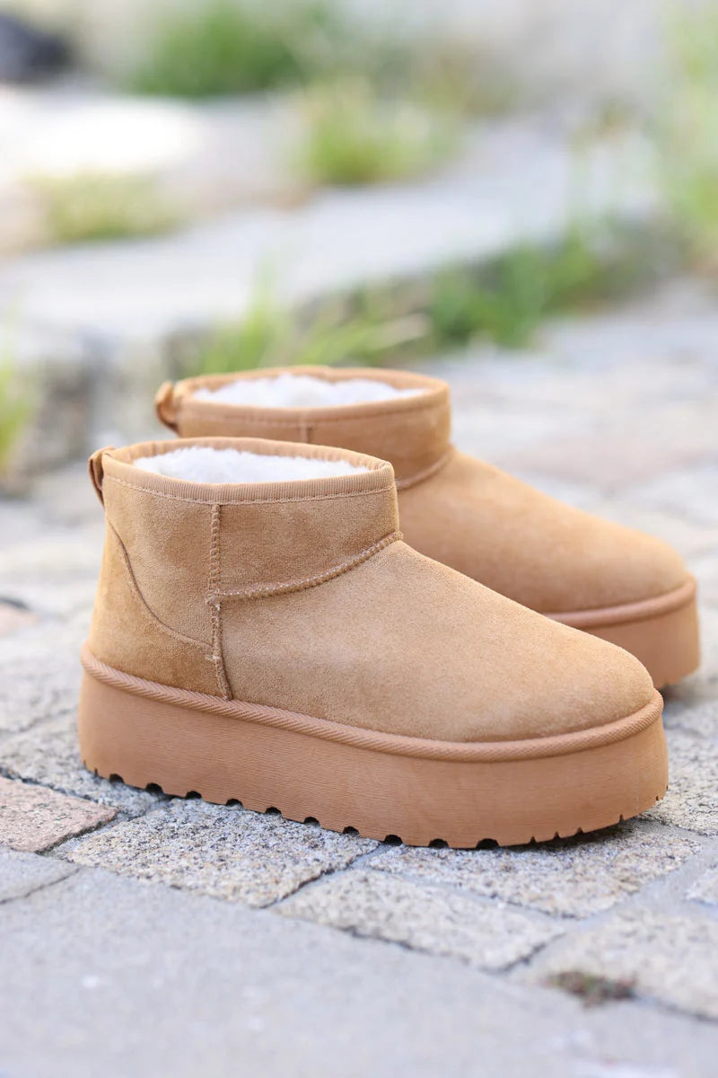 Botas bajas con plataforma forradas pelo camel
