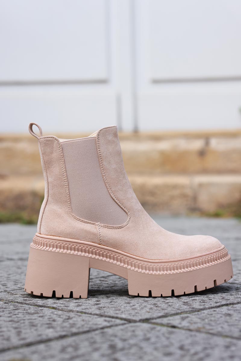Botines Chelsea de ante beige con tacón de muesca