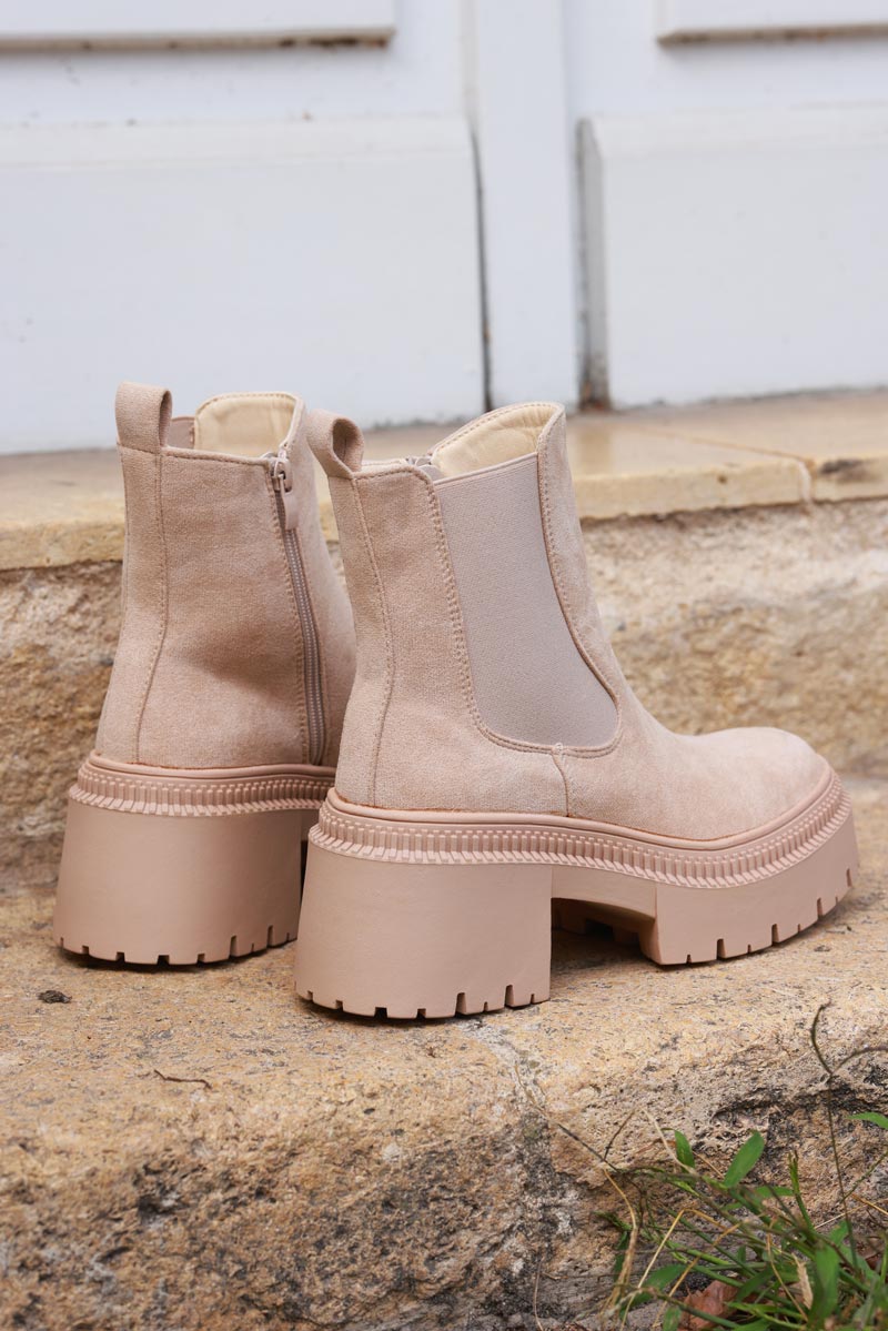 Botines Chelsea de ante beige con tacón de muesca