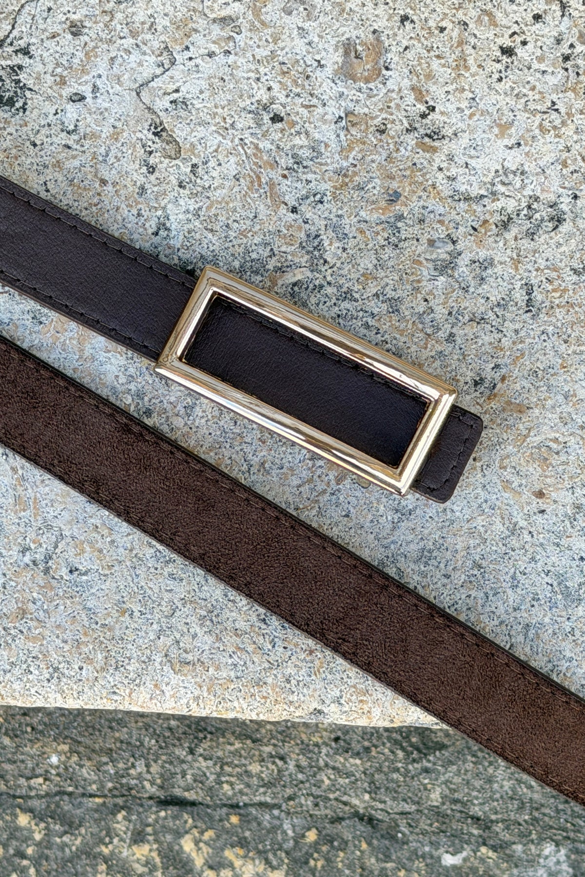Ceinture marron réversible suédine ou lisse à boucle rectangulaire dorée