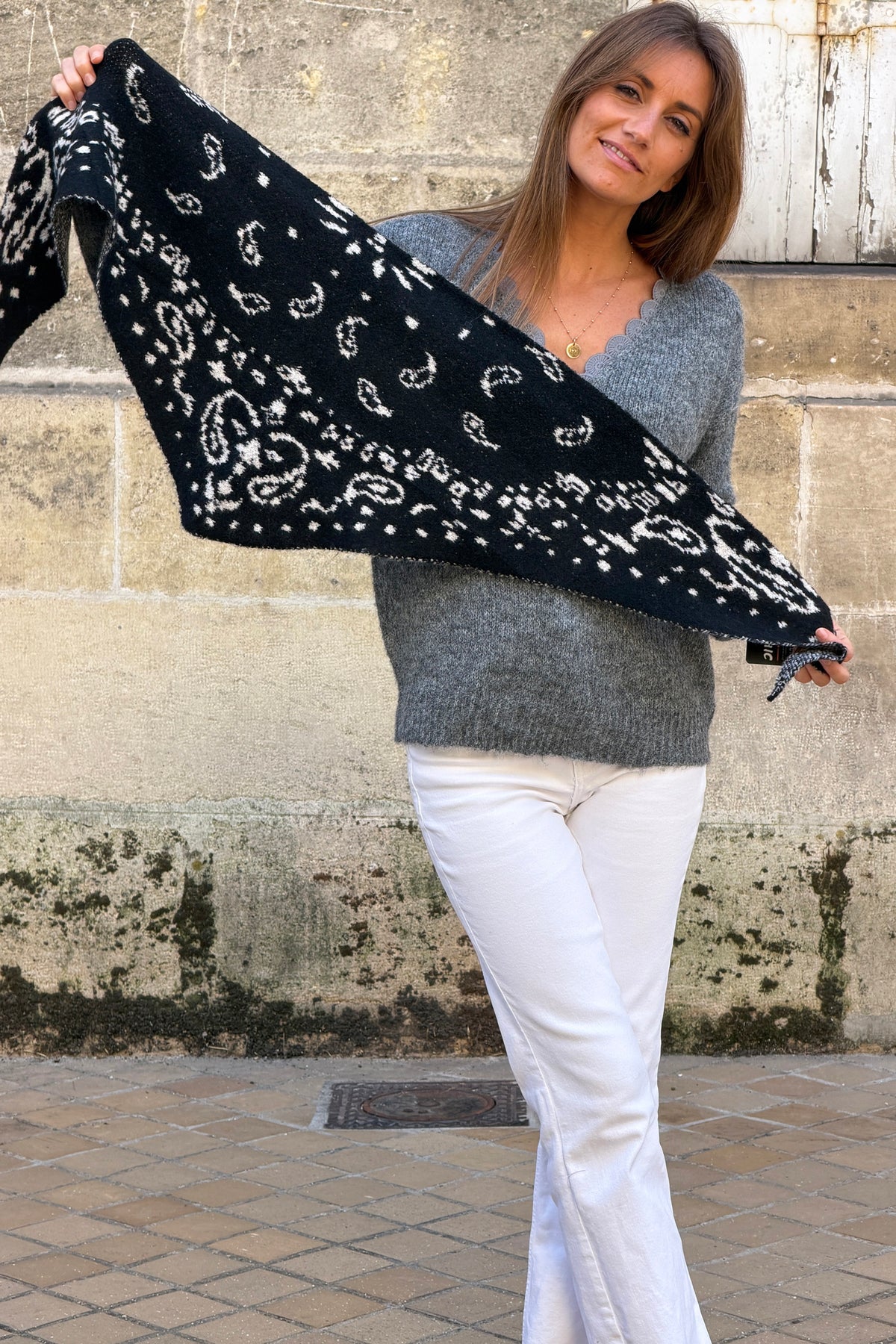 Echarpe foulard en maille noir motif bandana