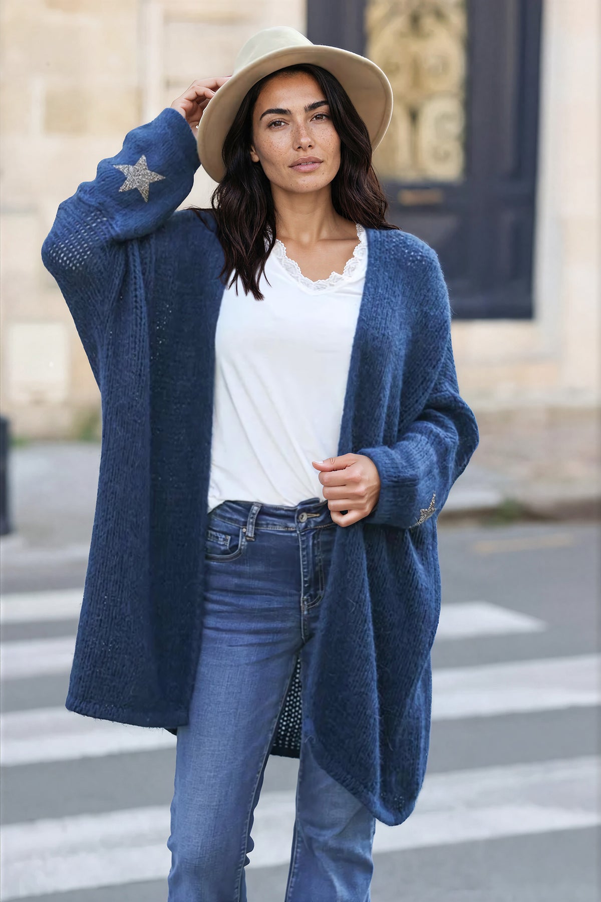 Gilet bleu marine mi-long grosses mailles étoile strass manches