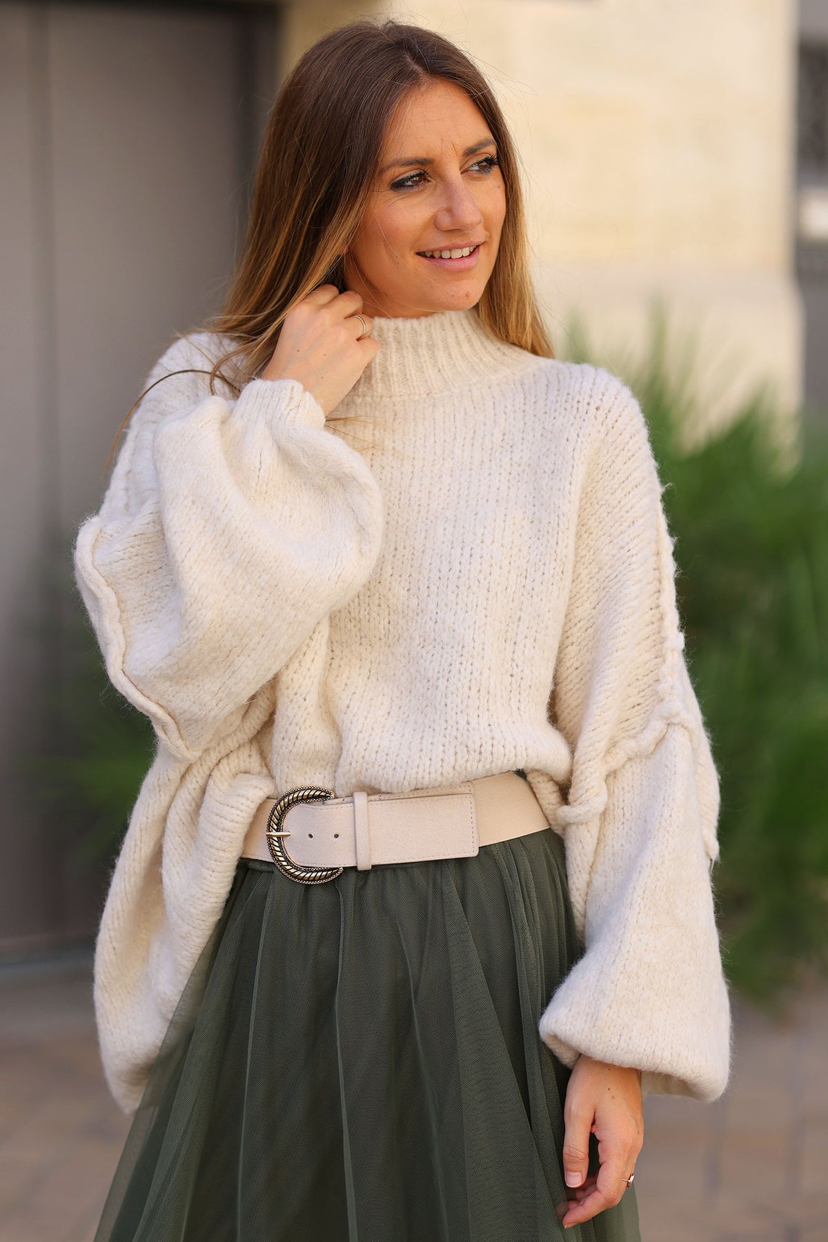 Gros pull large écru en maille chaude couture apparente