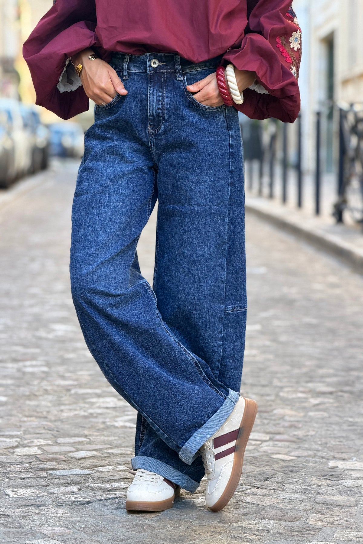 Jean stretch délavé coupe barrel détail coutures