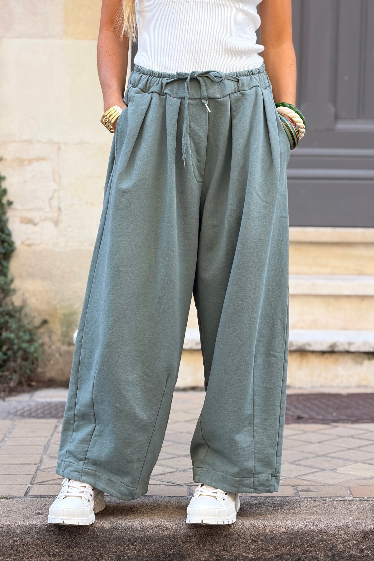 Jogging kaki coupe ballon ceinture élastique