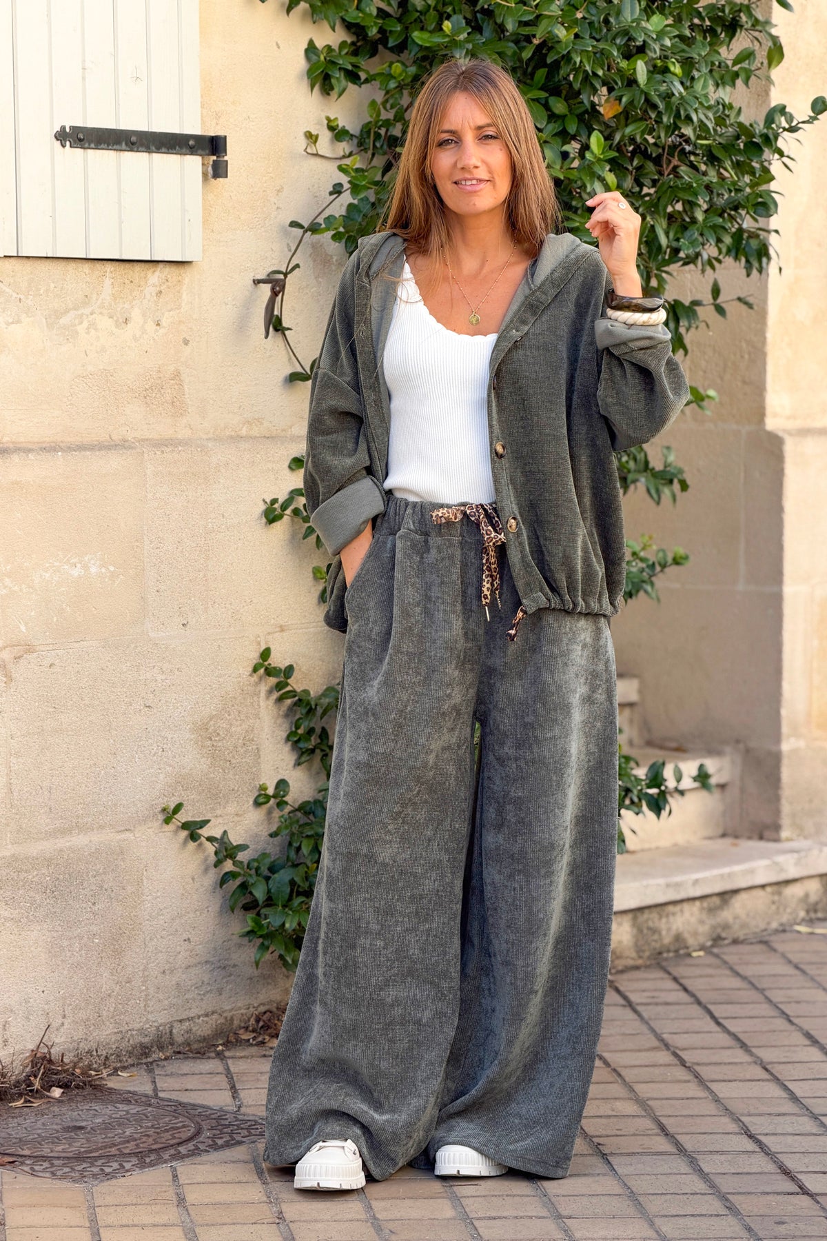 Pantalon confort large et souple kaki en velours taille élastique lien léopard