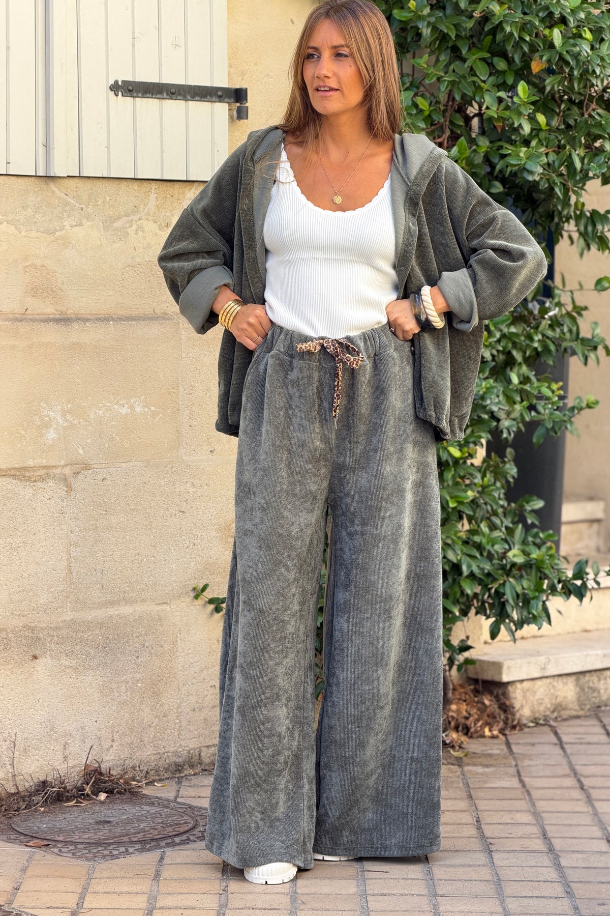 Pantalon confort large et souple kaki en velours taille élastique lien léopard