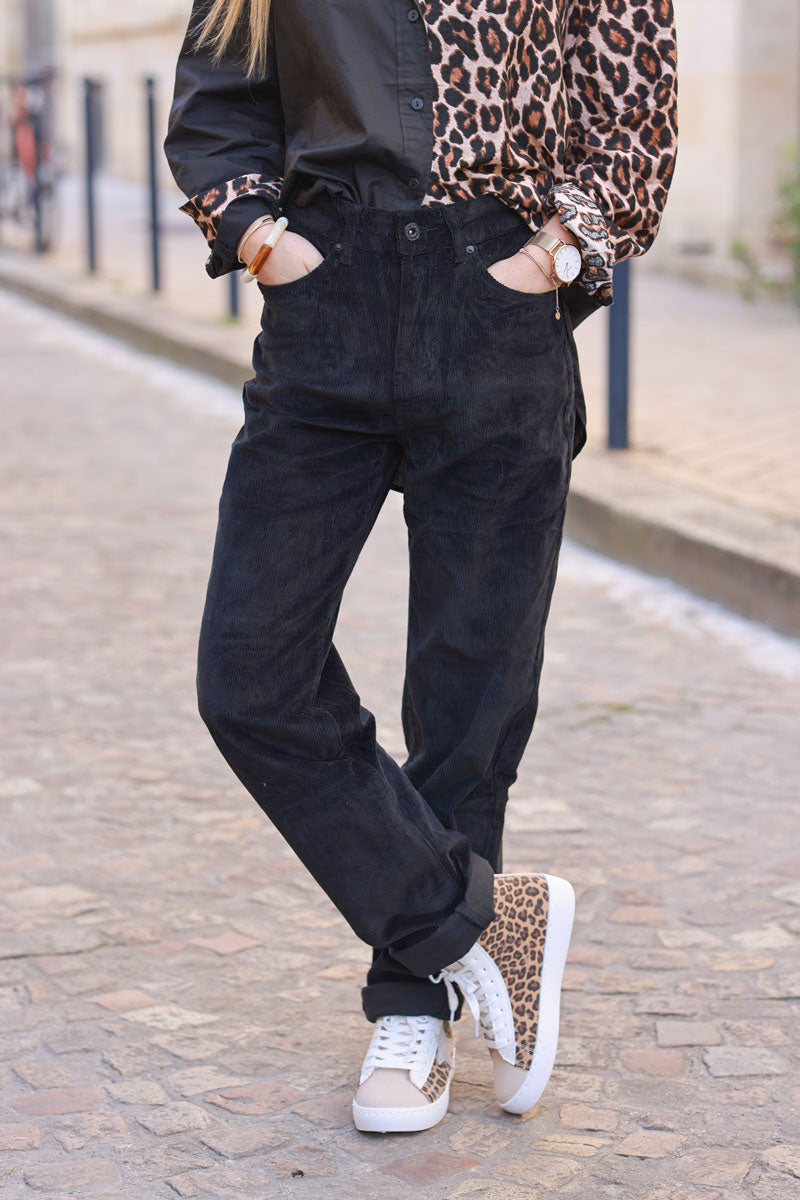 Pantalon noir en velours côtelé coupe droite