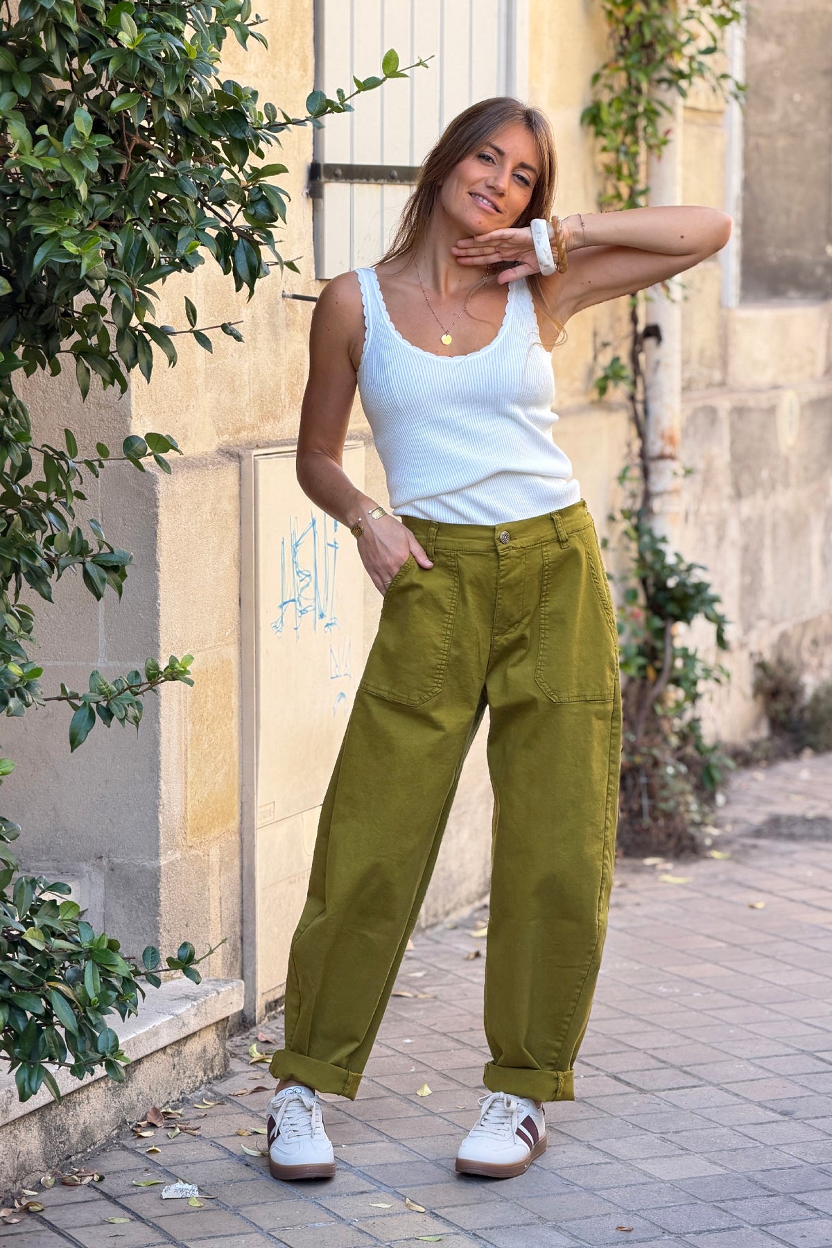 Pantalon stretch vert olive coupe barrel grandes poches