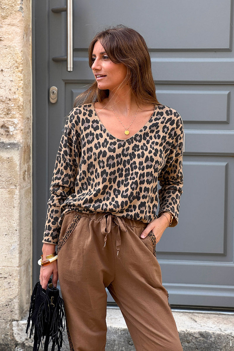 Petit pull jersey Camel imprimé léopard col v manches longues