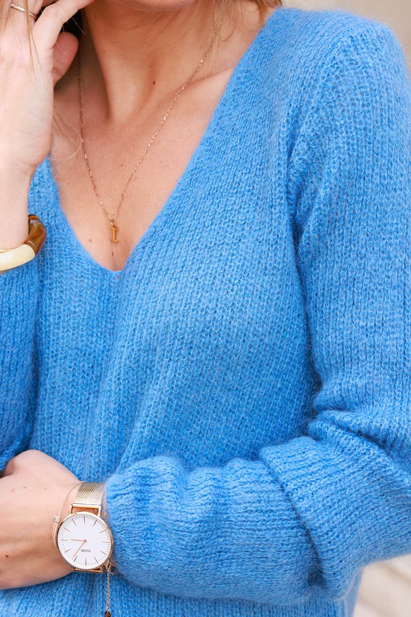 Pull bleu jean coupe ajustée en petite maille col v