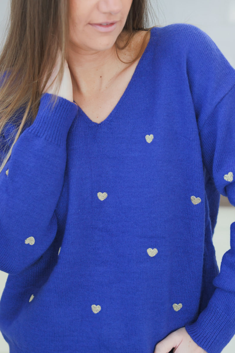 Pull bleu roi en maille broderie cœurs brillants