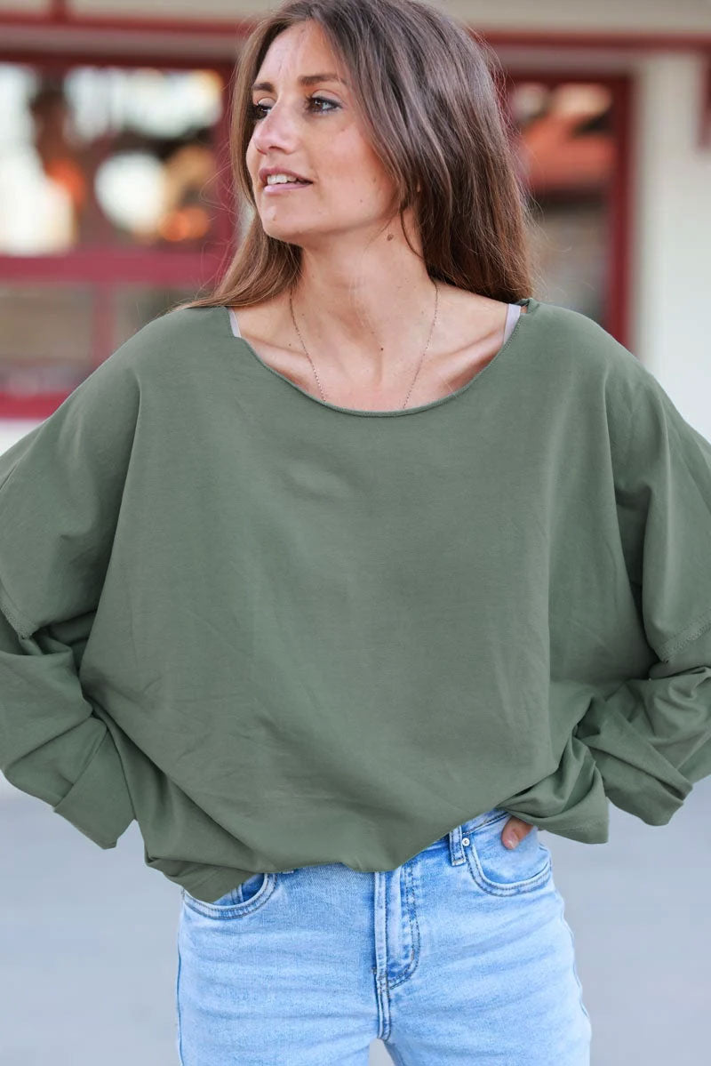 Pull kaki large oversize col rond en coton stretch coutures apparentes