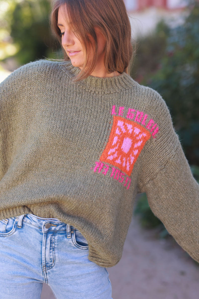 Pull loose kaki en grosse maille broderie Le Soleil coloré