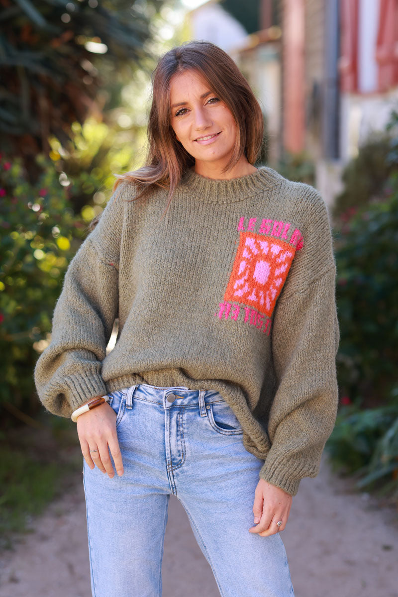 Pull loose kaki en grosse maille broderie Le Soleil coloré