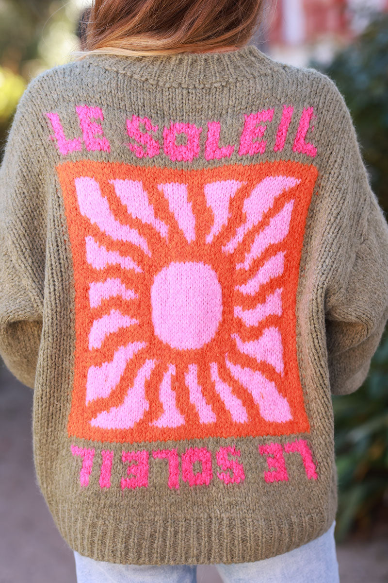 Pull loose kaki en grosse maille broderie Le Soleil coloré