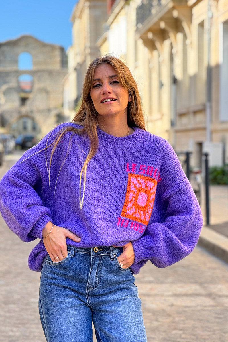 Suéter holgado morado de punto grueso con bordado colorido de Le Soleil