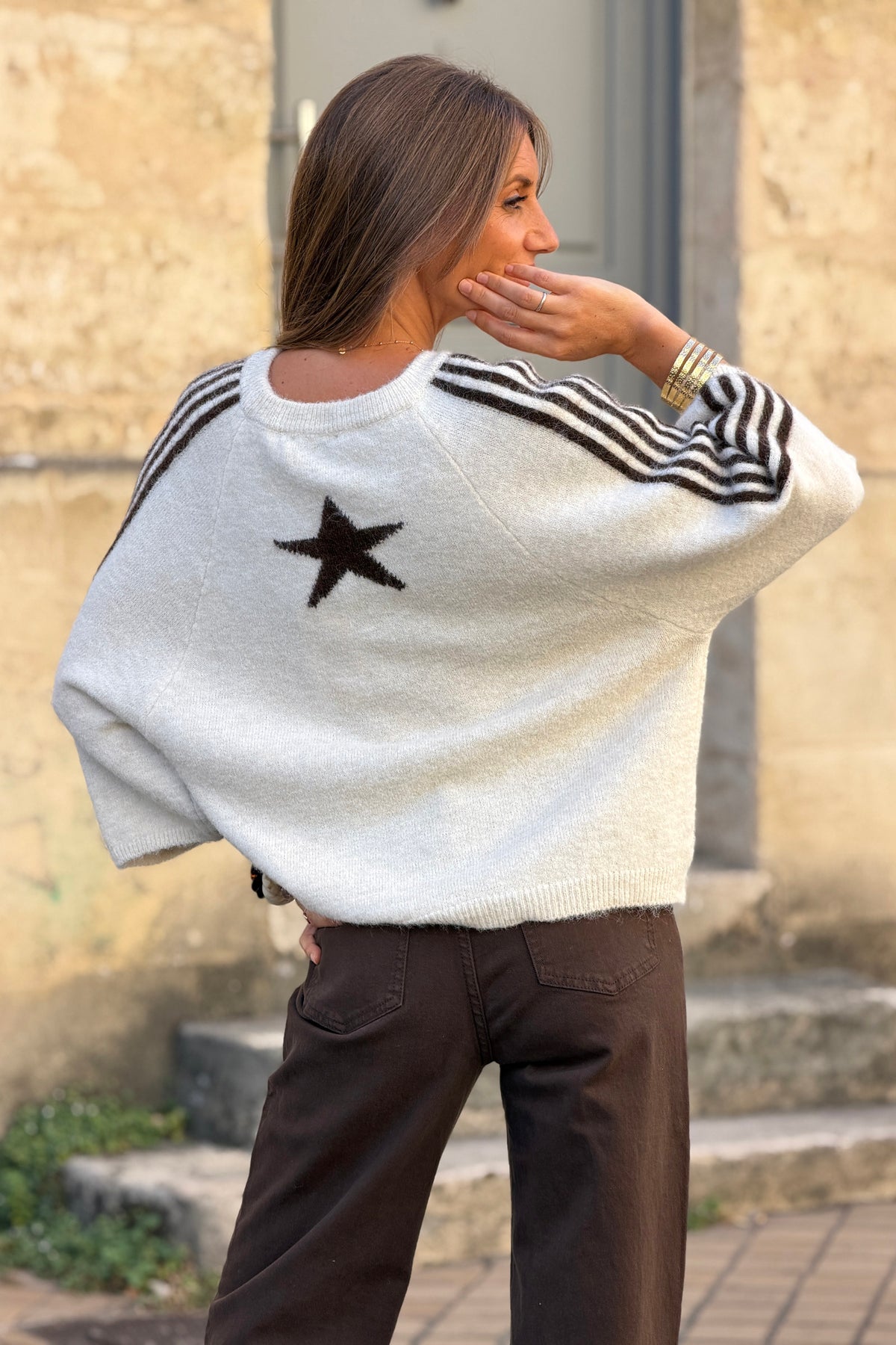 Pull moelleux beige chiné en alpaga détails rayures et étoile marron manches 3/4