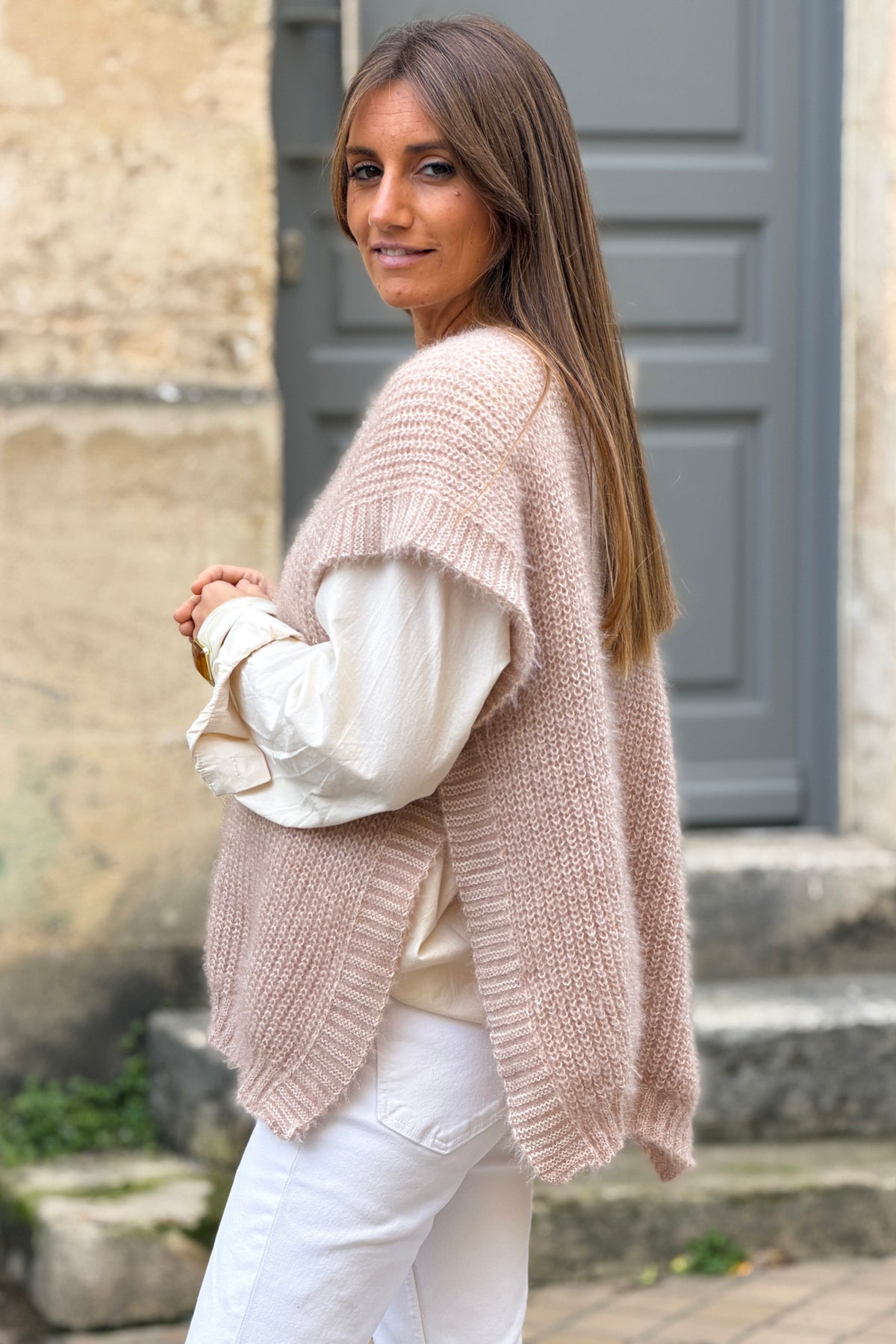 Pull poncho beige à boutons sur le coté col v maille mohair
