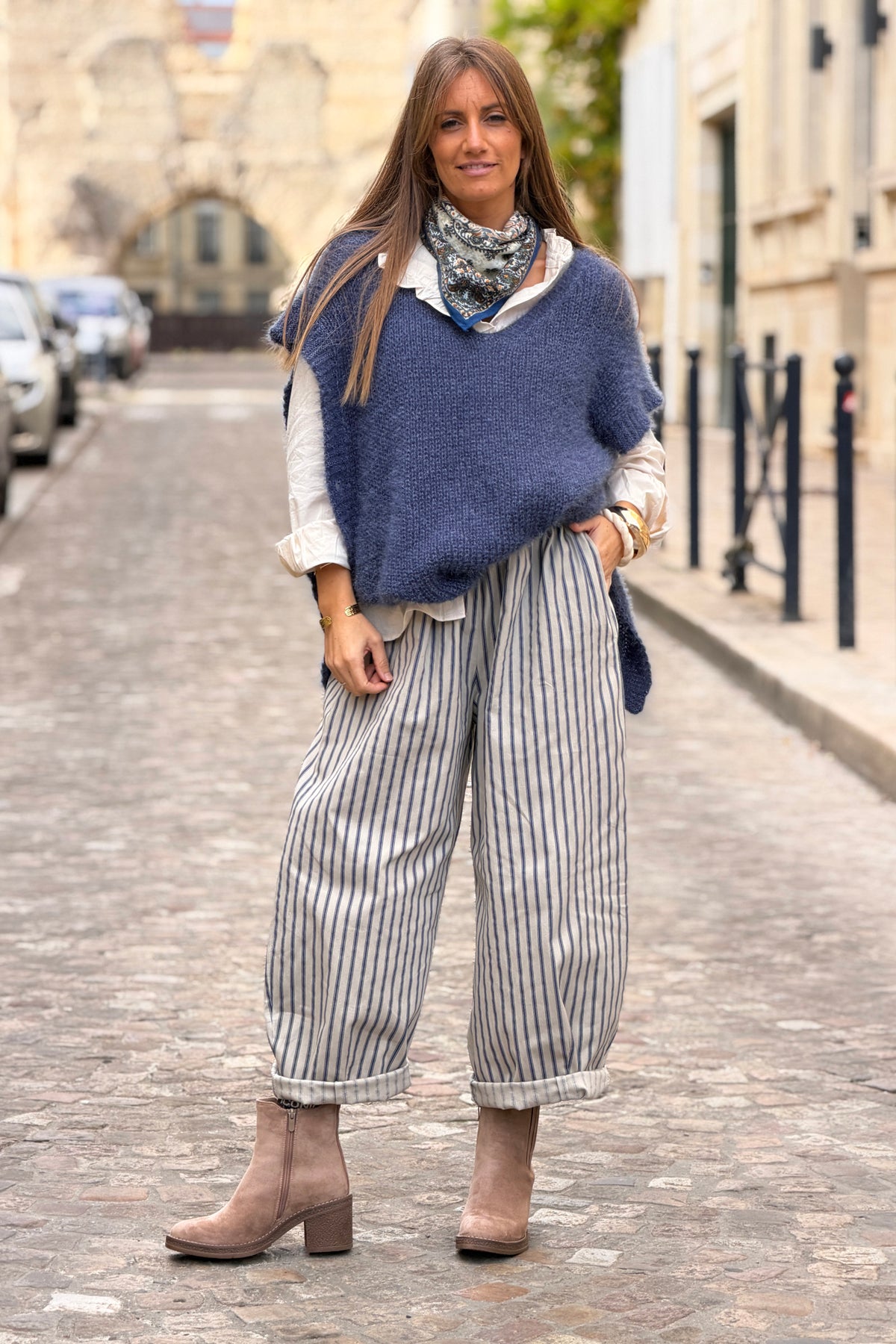 Pull poncho bleu jean à boutons sur le coté col v maille mohair
