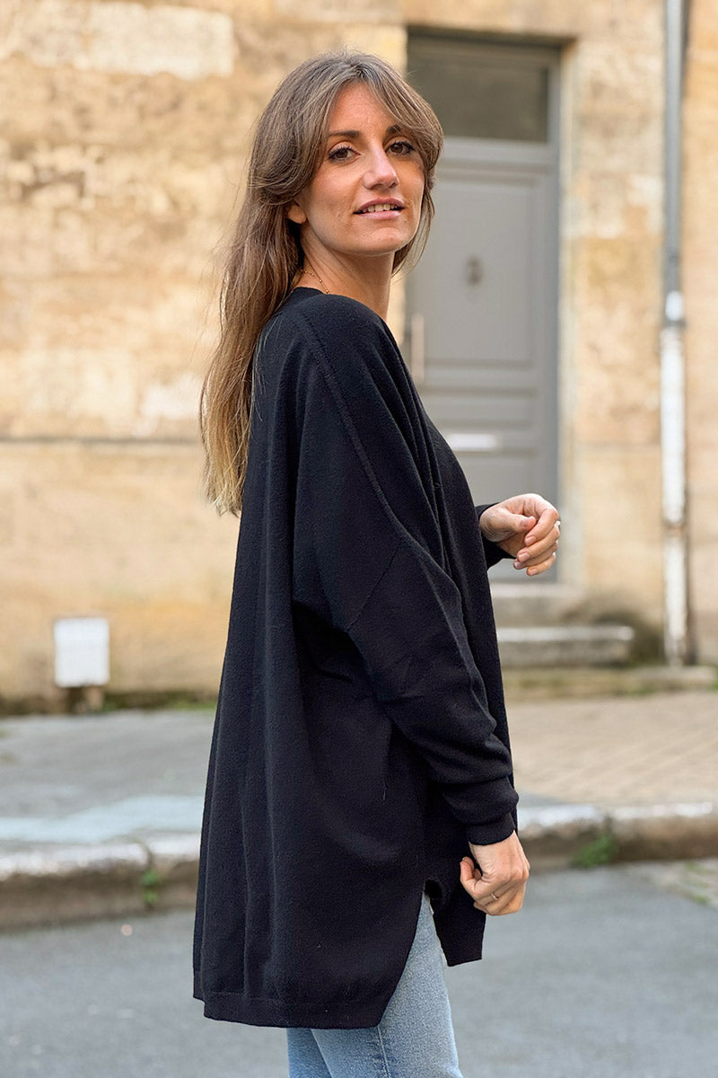 Pull large et doux noir col v côtelé
