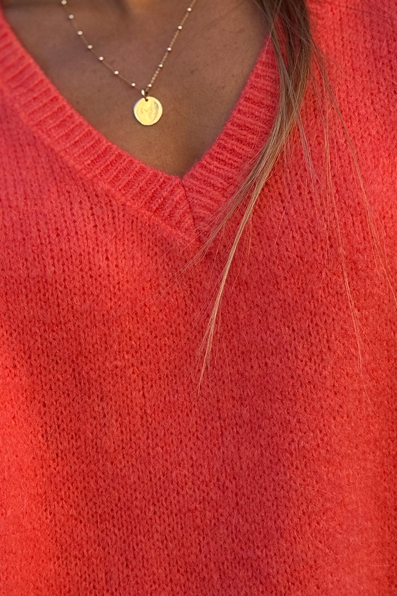 Suéter de mohair coral extragrande, esponjoso y sin mangas con cuello en V acanalado