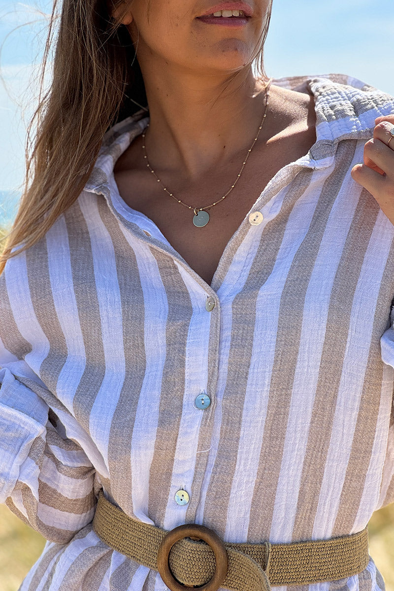 Vestido camisero de gasa de algodón blanco con rayas beige