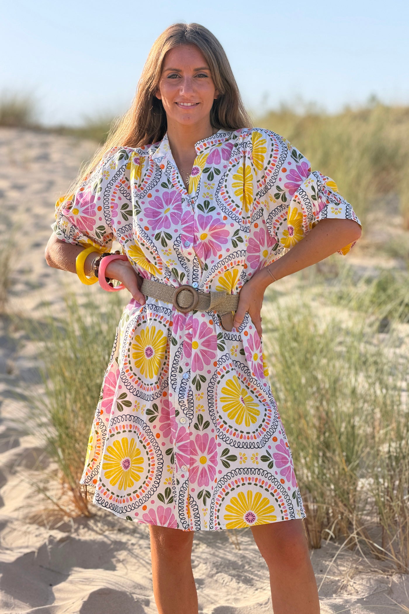 Robe chemise en coton imprimé rosace et fleurs colorées jaunes et roses