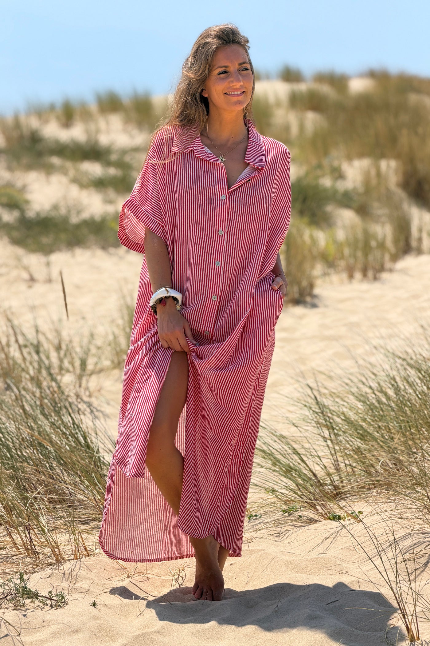 Robe chemise longue en coton petites rayures rouges