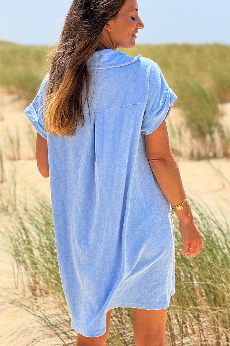 Robe eponge bleu ciel col chemise et boutonnée
