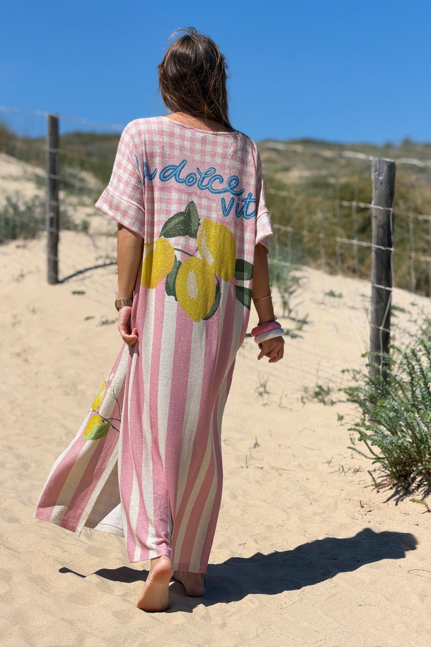 Robe longue brillante lurex imprimé rayures vichy rose citron Dolce Vita col et poche sequins