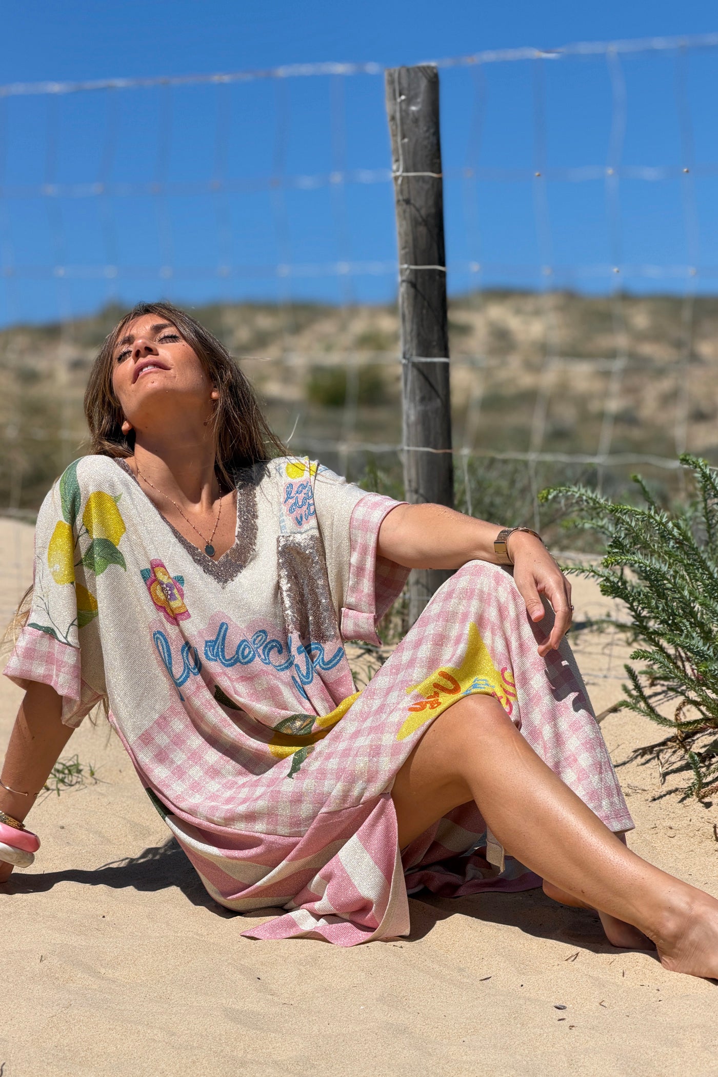 Robe longue brillante lurex imprimé rayures vichy rose citron Dolce Vita col et poche sequins