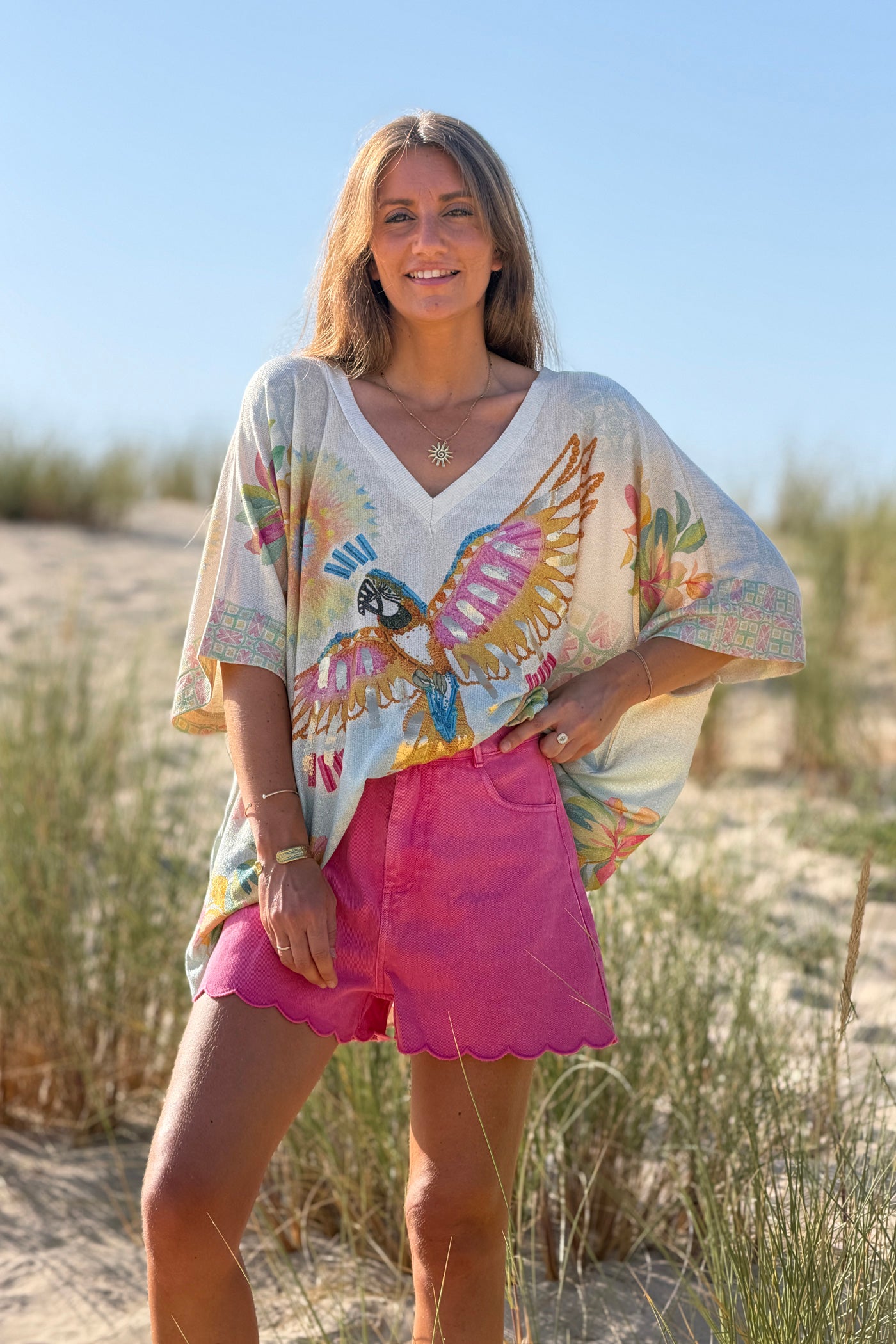 Short en jean souple rose fuchsia délavé détail ourlet festonné