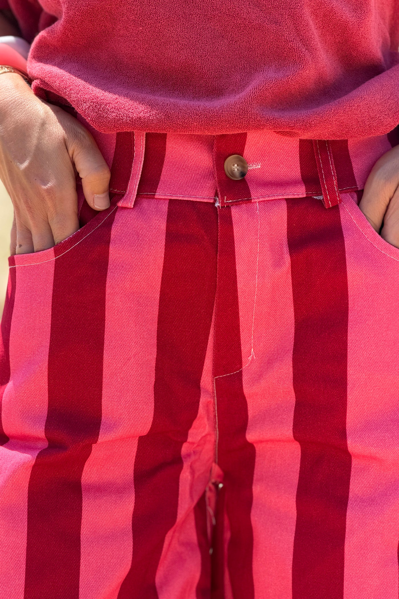 Short long a rayures larges rouge et rose taille élastique