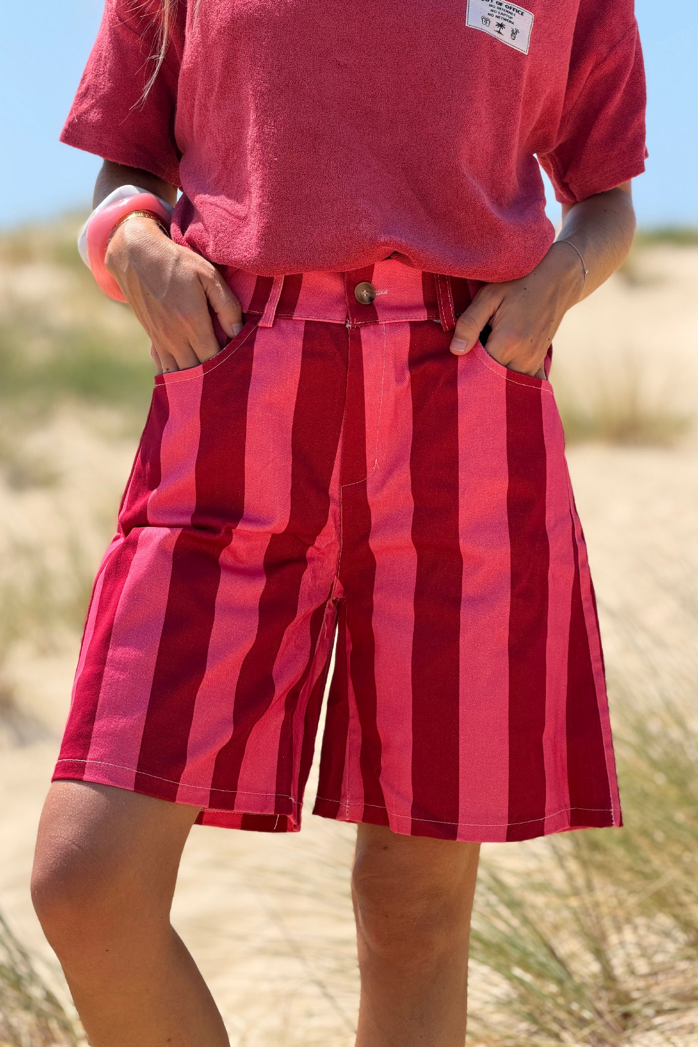 Short long a rayures larges rouge et rose taille élastique