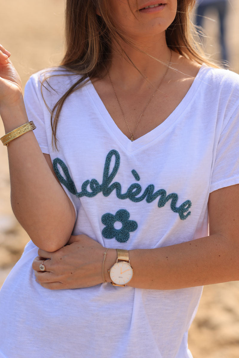 T-shirt blanc en coton col v Bohème et fleurs bouclettes vert céladon