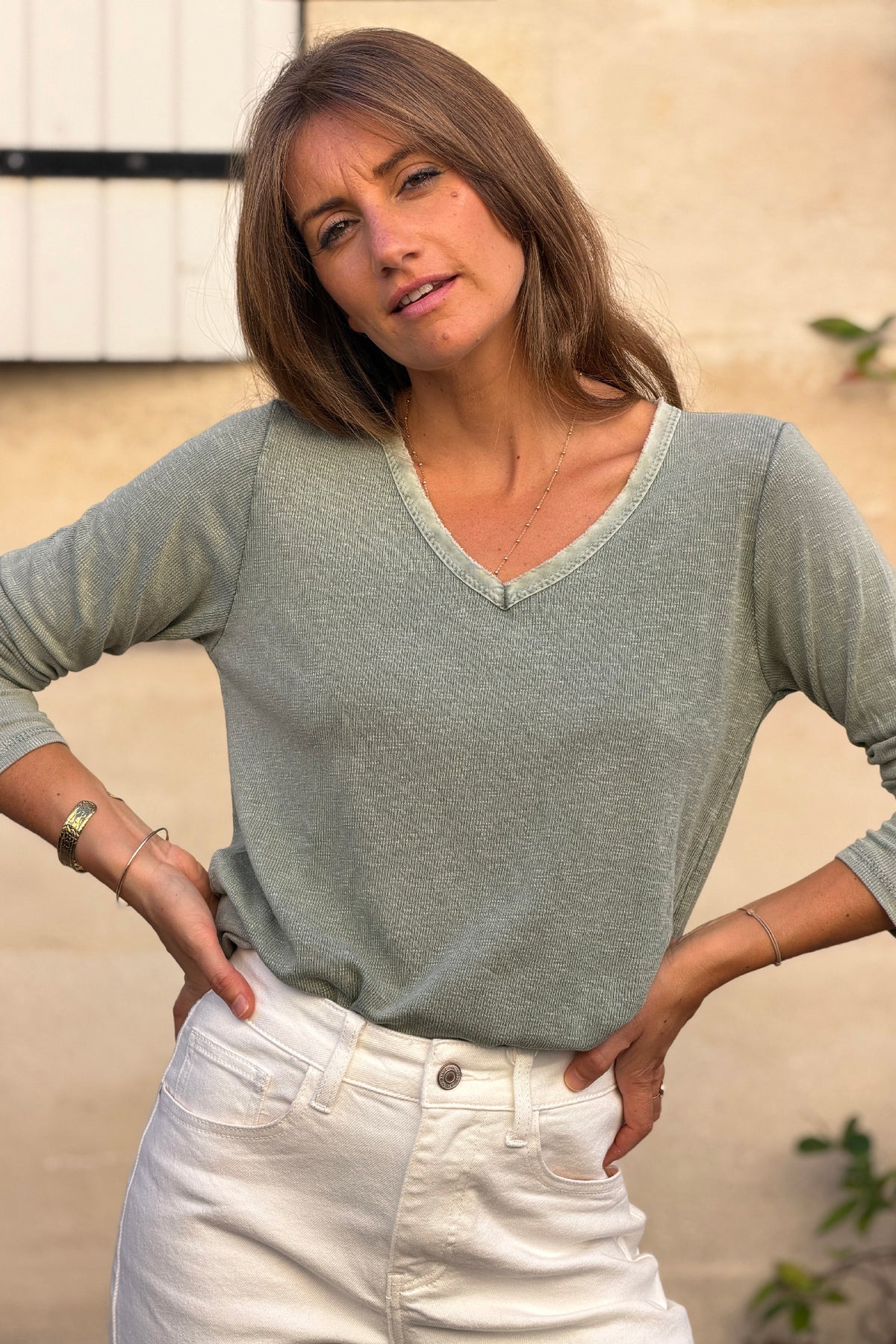 Tshirt kaki delavé en coton manches longues col v détail franges