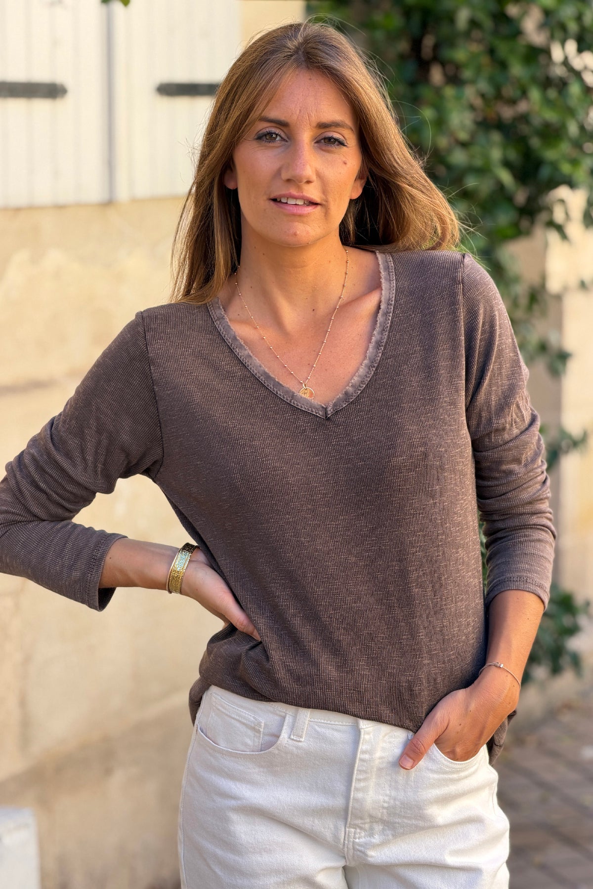 Tshirt marron delavé en coton manches longues col v détail franges
