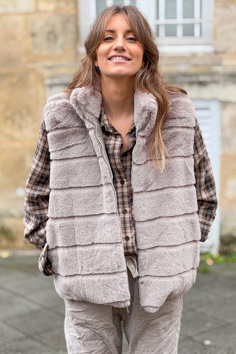 Veste sans manches fausse fourrure marron glacé avec zip