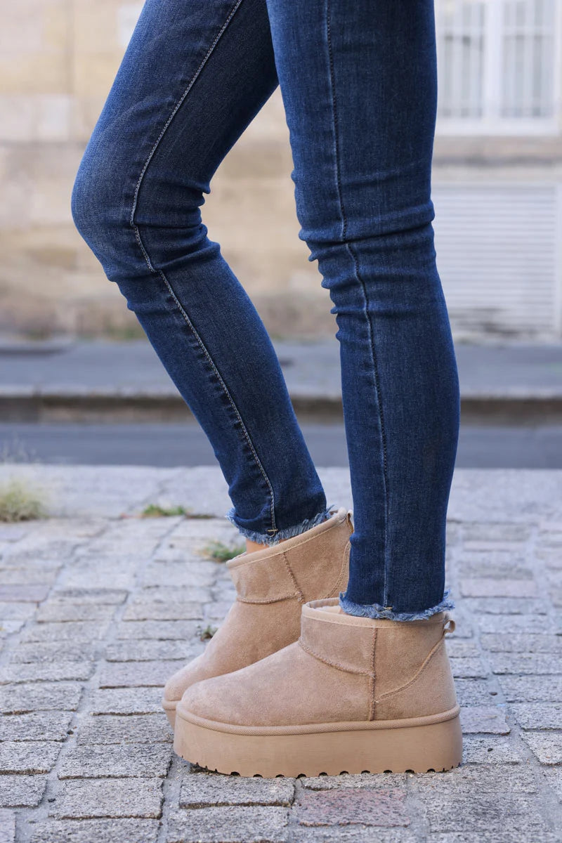 Bottes beige fourrées basses à plateforme