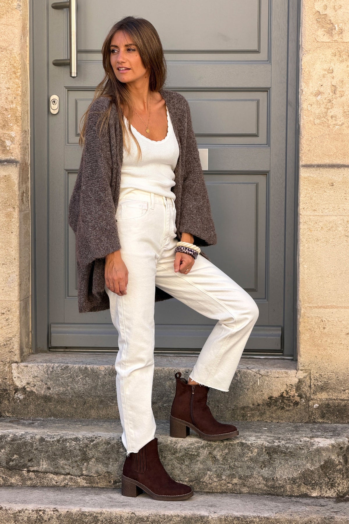 Bottines Chelsea effet daim marron chocolat à talons