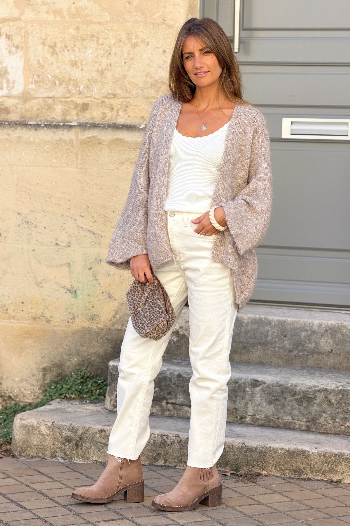 Bottines chelsea effet daim taupe à talons