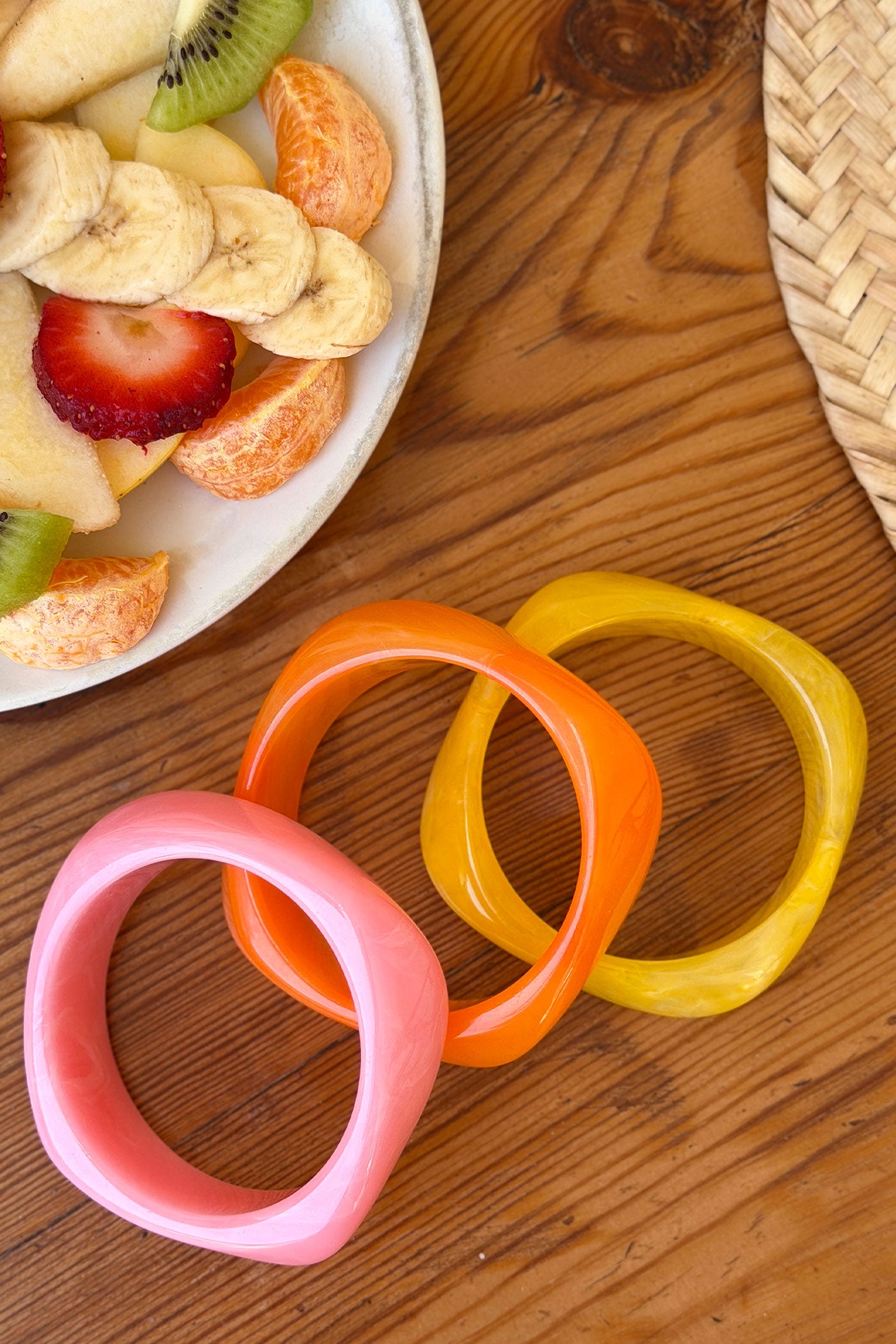 Bracelet jonc en résine marbré jaune