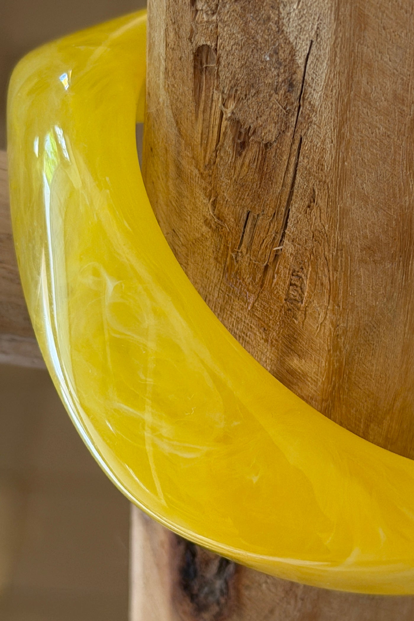 Bracelet jonc en résine marbré jaune